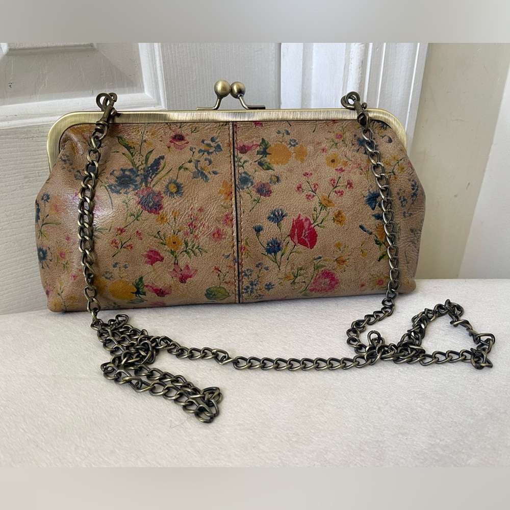 Patricia Nash Beige Floral Kiss-lock Clutch with Brass Chain NWOT